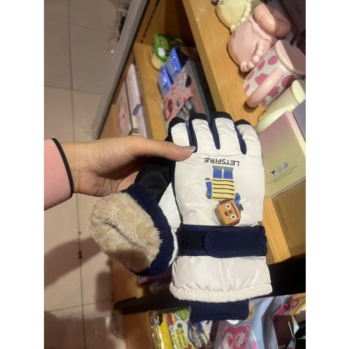 男童冬季滑雪手套儿童保暖加绒东北玩雪男孩五指防滑防风学生卡通