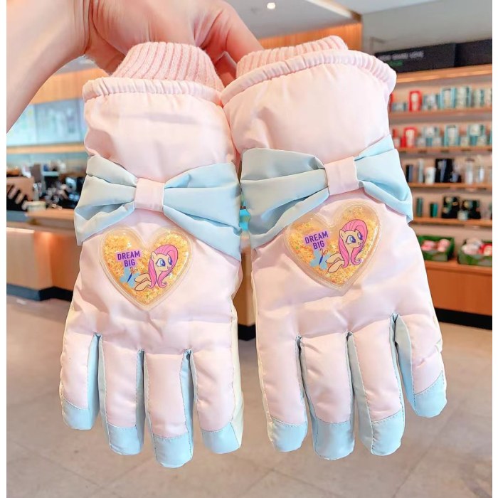 C5788中童小马爱心蝴蝶结滑雪五指IP手套(浅粉爱心流沙）