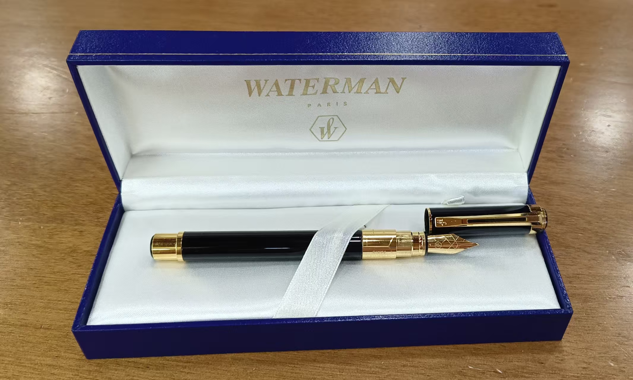 威迪文远景纯黑丽雅金夹水