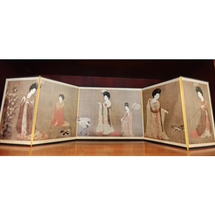 小簪花仕女图画屏