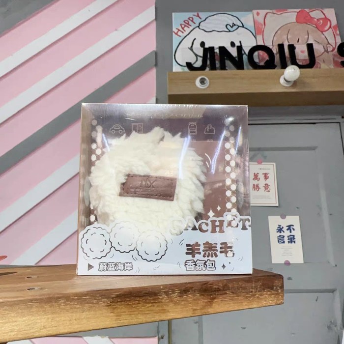 桂花羊羔毛车载香薰汽车装饰挂件衣柜香氛香挂淡香除异味持久留香